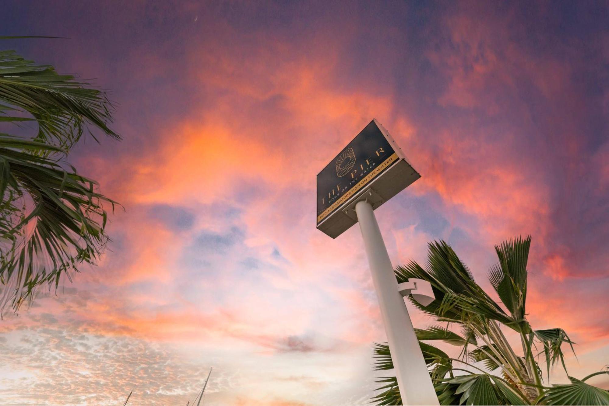 The Pier Pods On The Water- 50M From Townsville Bus Terminal And Ferry Terminal- Passport Id Requried Eksteriør bilde