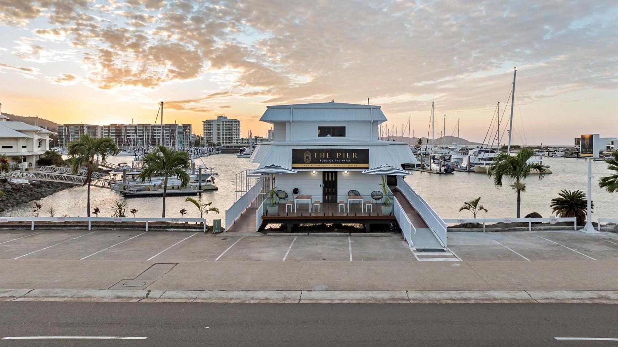 The Pier Pods On The Water- 50M From Townsville Bus Terminal And Ferry Terminal- Passport Id Requried Eksteriør bilde
