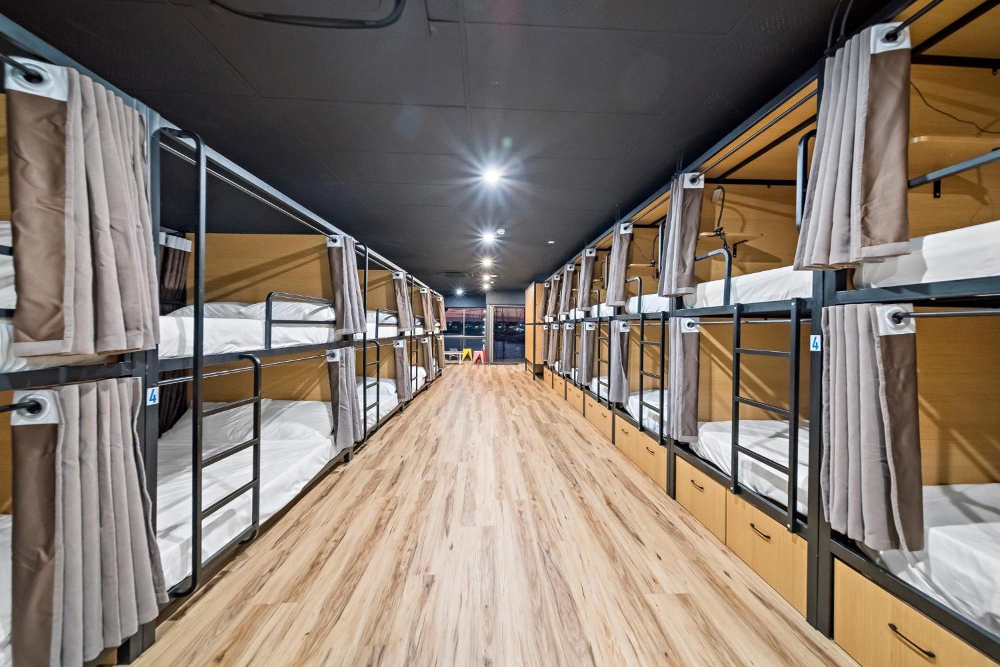 The Pier Pods On The Water- 50M From Townsville Bus Terminal And Ferry Terminal- Passport Id Requried Eksteriør bilde